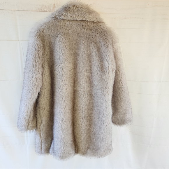Lefties Faux Fur Coat Size M - Picture 11 of 13
